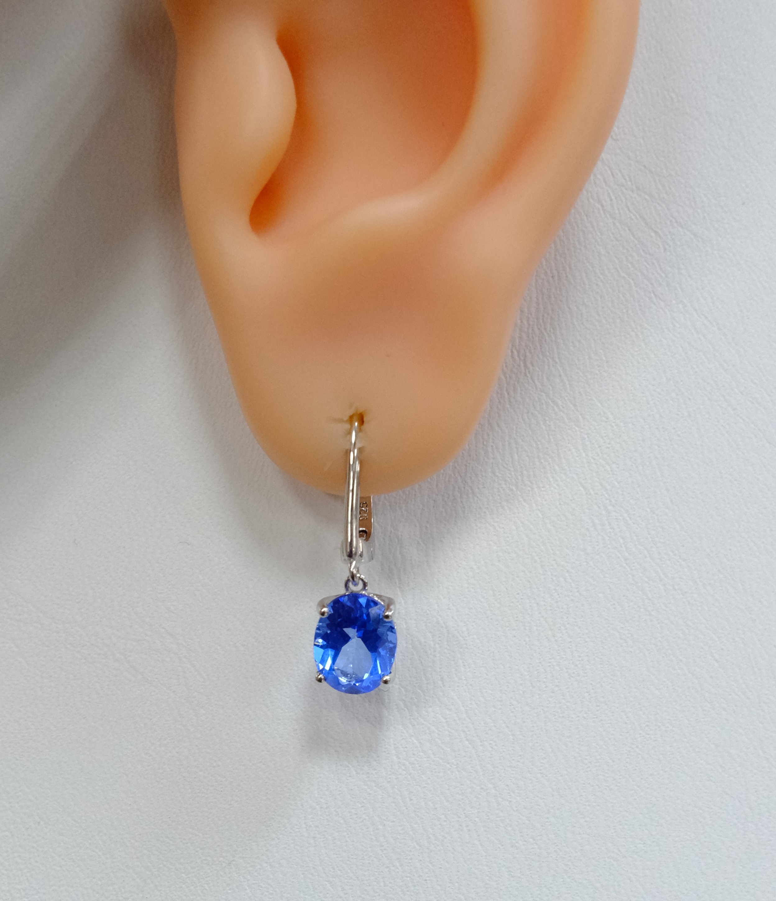 Серебряные серьги с топазами Индиго